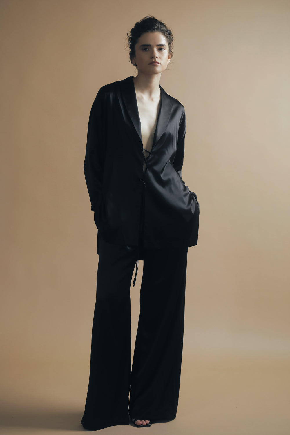 Seidenbluse im Pyjama-Stil